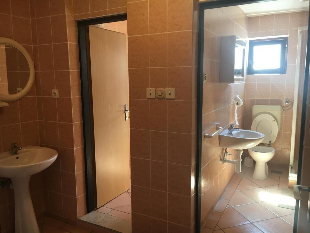 Apartmani Slavica Биоград-на-Мору Экстерьер фото